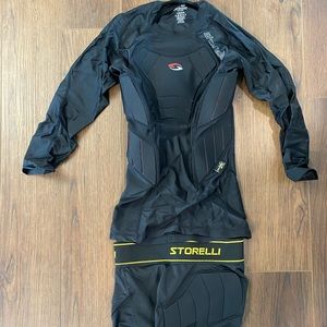 Storelli Youth US M Sliders & Top, EUC